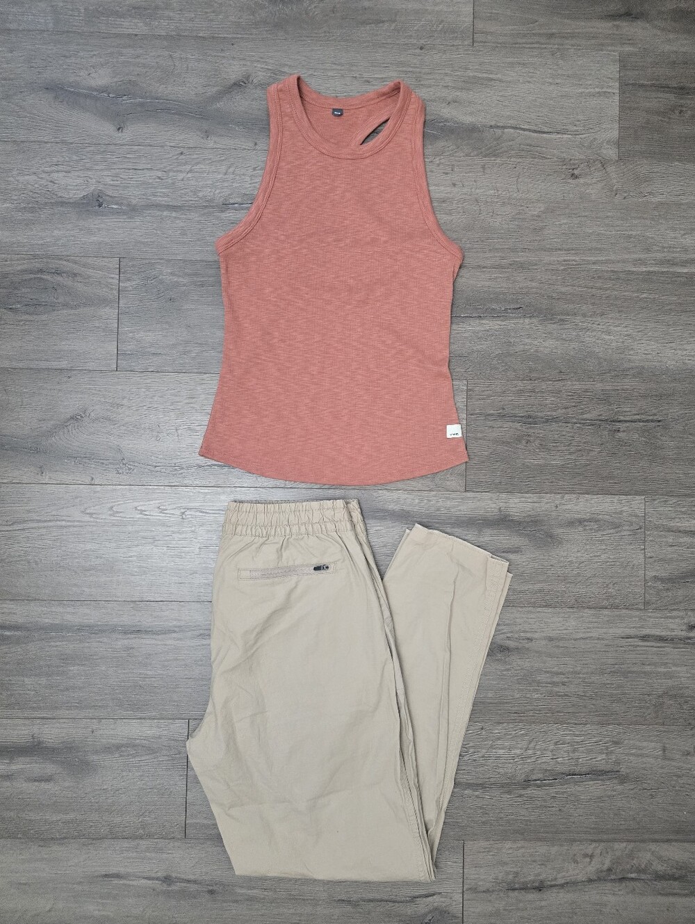 Vuori Athleisure Set Razorback Ribbed Tank And Khaki Drawstring Pants XS/S